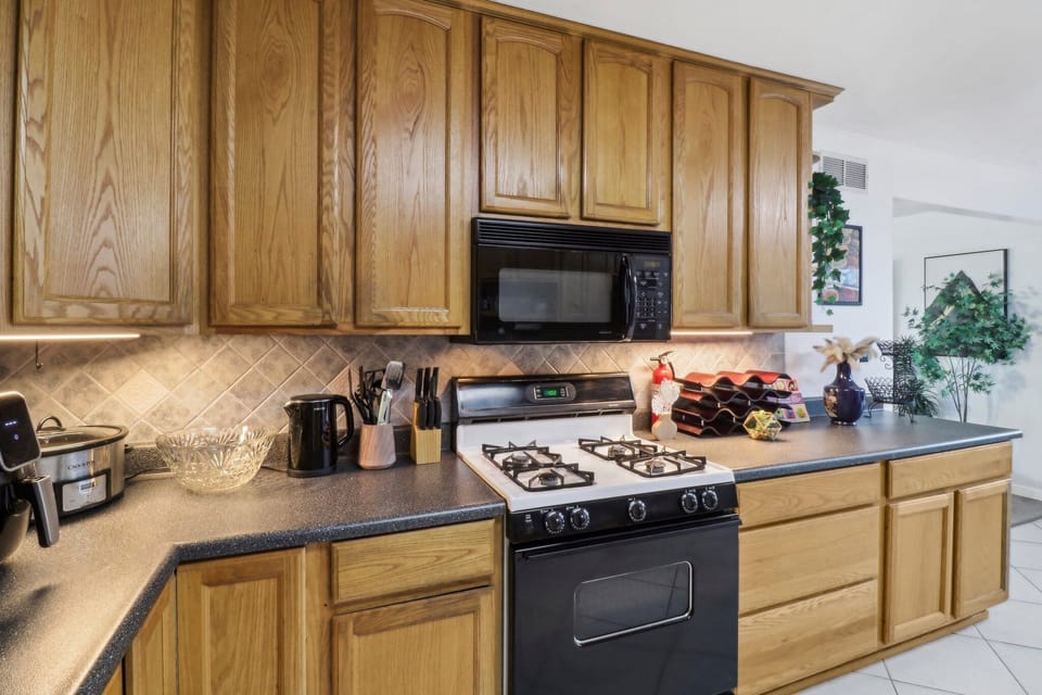 Fully stocked kitchen, ready for all your cooking needs and culinary adventures!