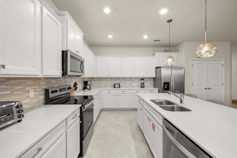 15973 Cape Coral Loop (9).jpg