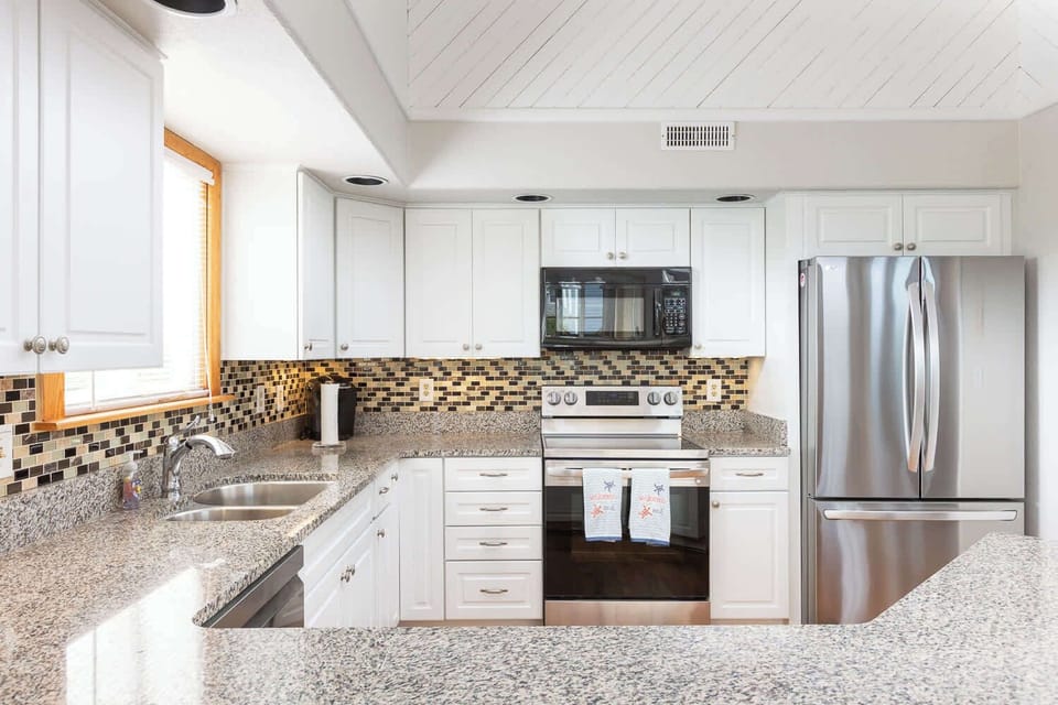 Fully Stocked Kitchen