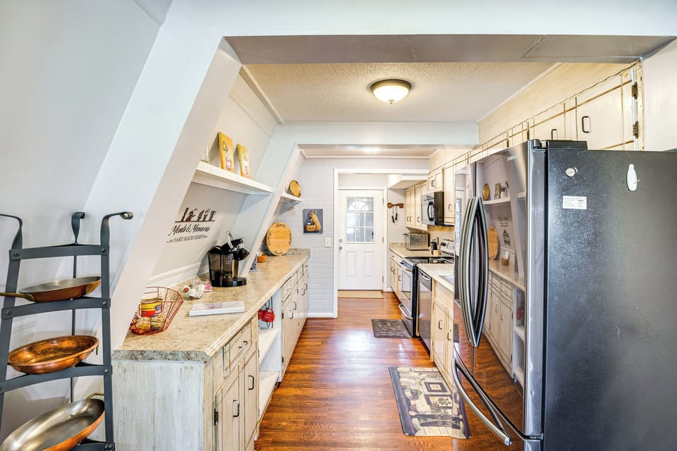 Kitchen | 1st Floor | Keurig Coffee Maker | Dishwasher
