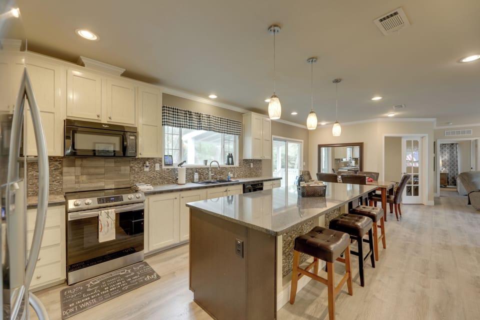 Kitchen | Keurig | Toaster Oven | Dishwasher