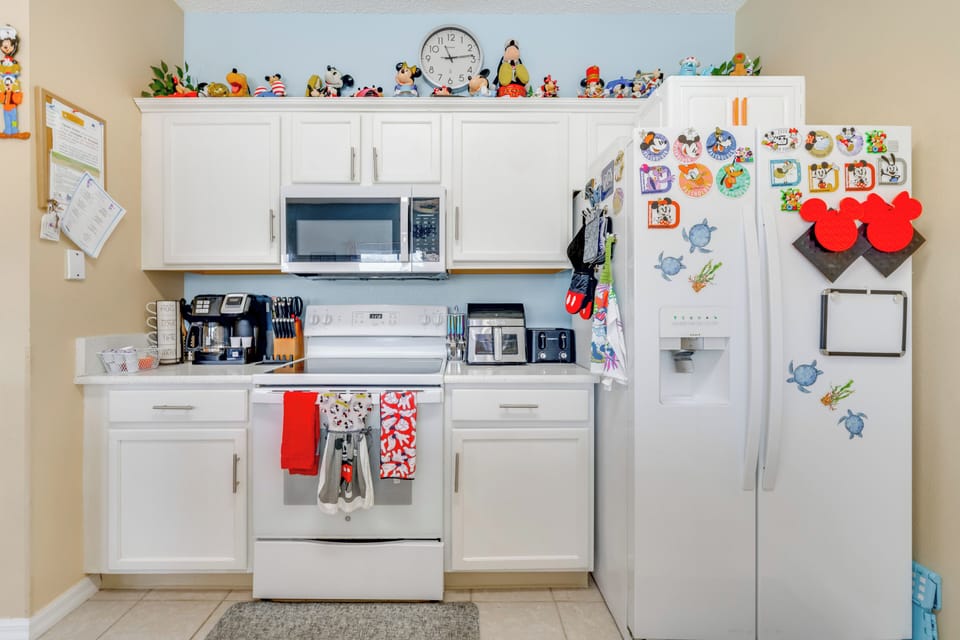Kitchen | 1st Floor | Keurig/Drip Coffee Maker | Air Fryer | Cooking Basics