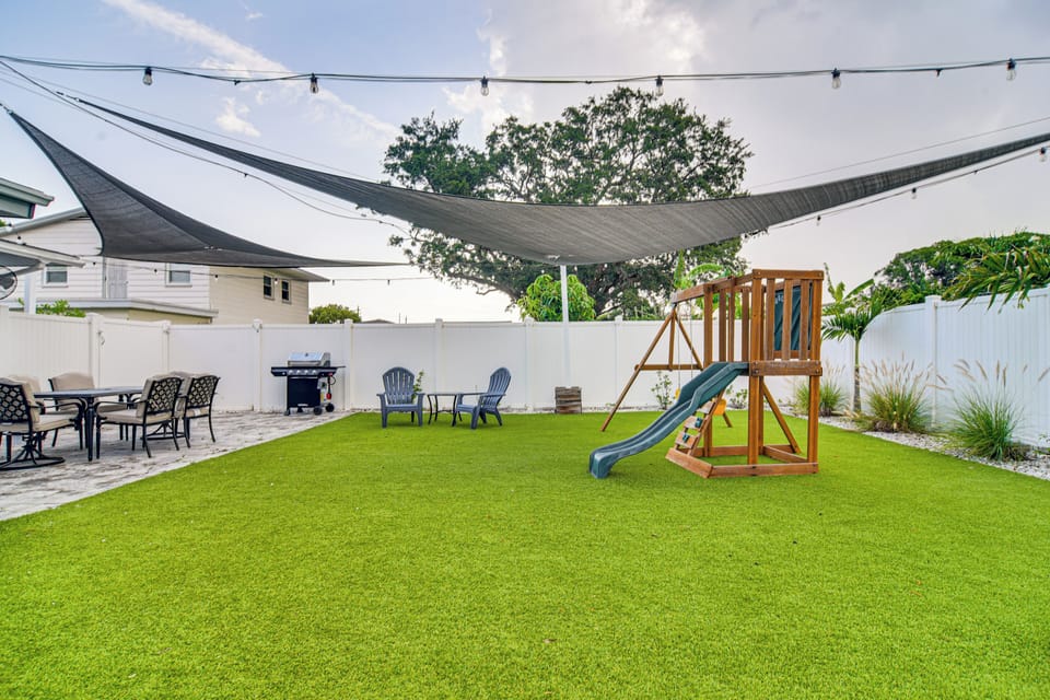 Tampa Vacation Rental | 3BR | 2BA | 1 Step to Enter | 1,300 Sq Ft