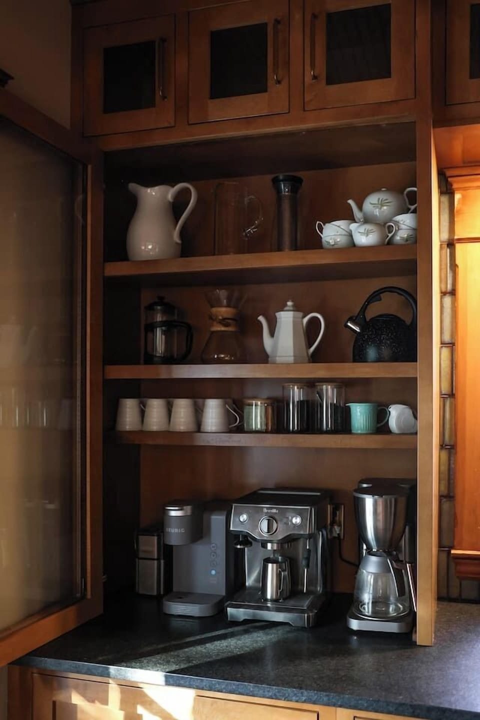 Love coffee and tea? So do we! We have a drip coffee maker, espresso machine, Keurig, Chemex, French Press, and cold brew maker for you to use.
