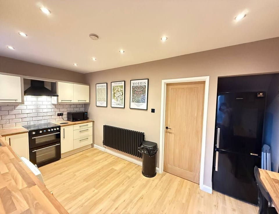 2fc235ca-365c-4b76-a253-1cbb87fdc2ea