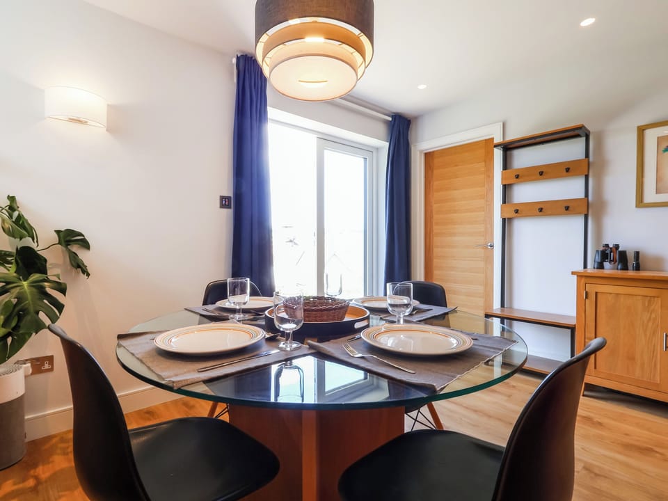 Open plan living space | Lower Mount Orchard, Stroud