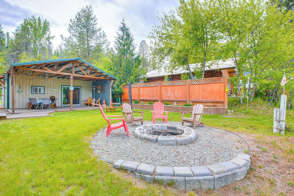 Private Yard | Wood-Burning Fire Pit