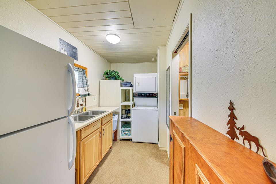 Cabin | Kitchenette | Drip Coffee Maker | Washer & Dryer