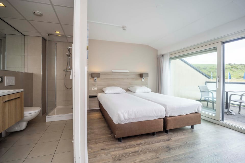Unit with 2 Twin size beds