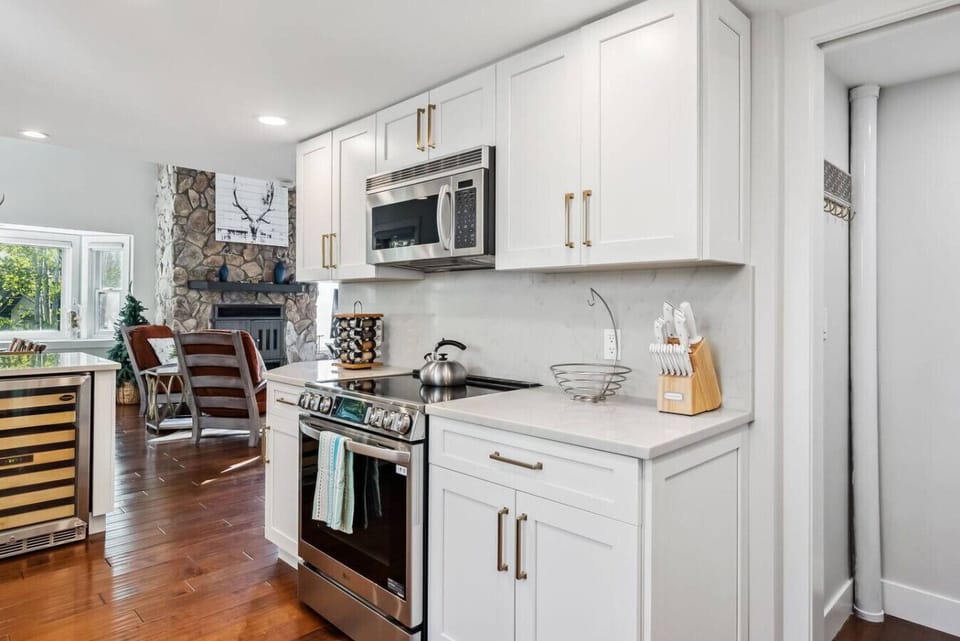 Beautifully updated, fully stocked chef`s kitchen