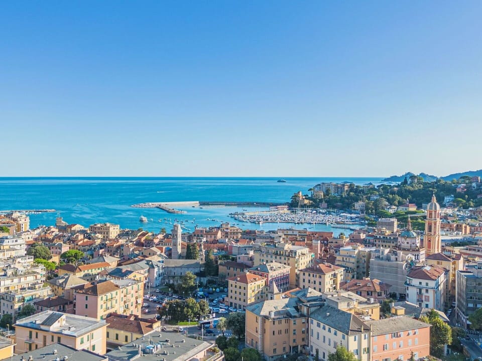 Apartment, Swimming Pool, Condominium, Shade, Resort Town, Resort, Hotel, Balcony