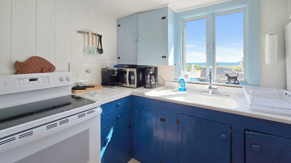 Nicely equipped kitchen
