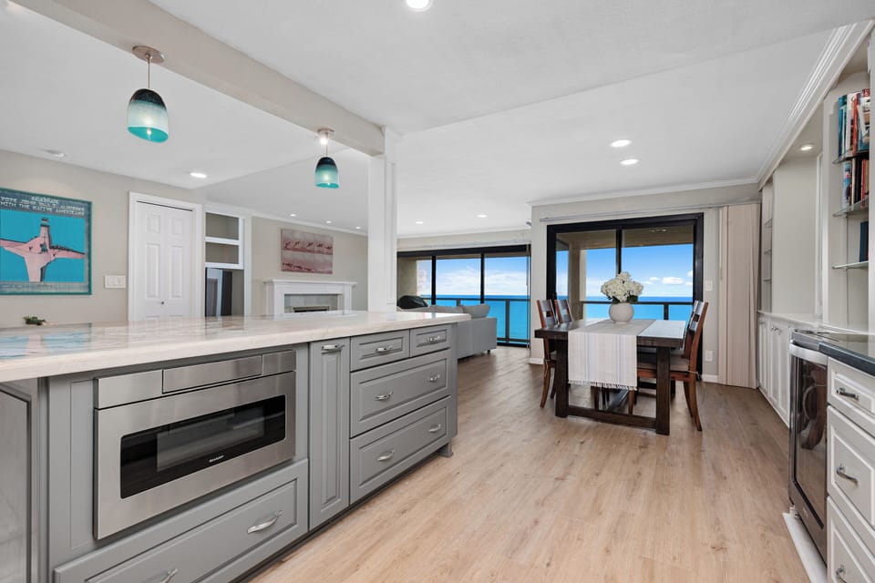 Kitchen, Dining and Living