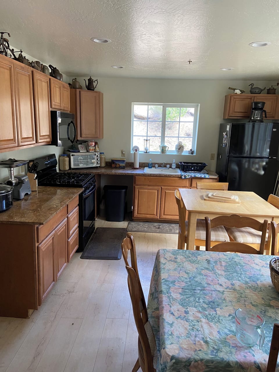  full kitchen as viewed from living room entrance