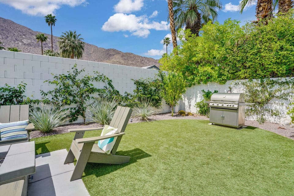 Our backyard`s Natural Gas Grill for a great barbecue experience