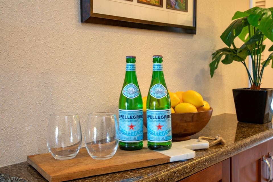 A countertop surprise with island flair—gourmet sips and sweets ready to kick off your tropical retreat     MKV-C255