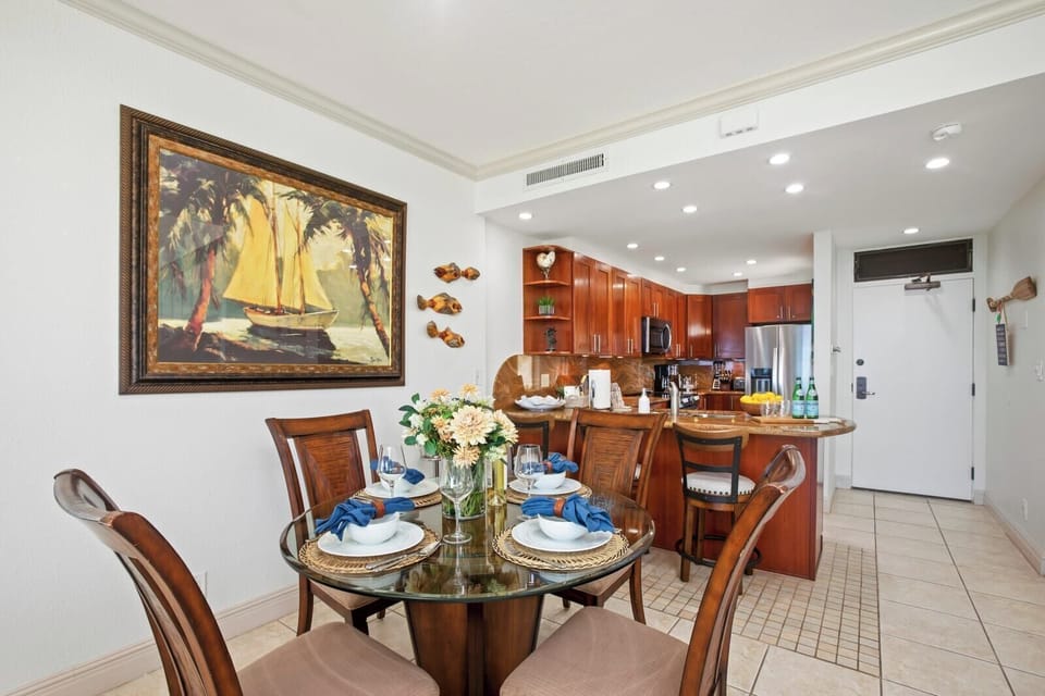  This isn’t just a table—it’s a tropical stage for toast clinks, travel tales, and sunsets peeking through the lanai door  KGV-24T1