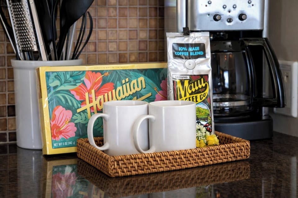 Start your day with local coffee for easy mornings before heading out to explore Maui. HKH-515
