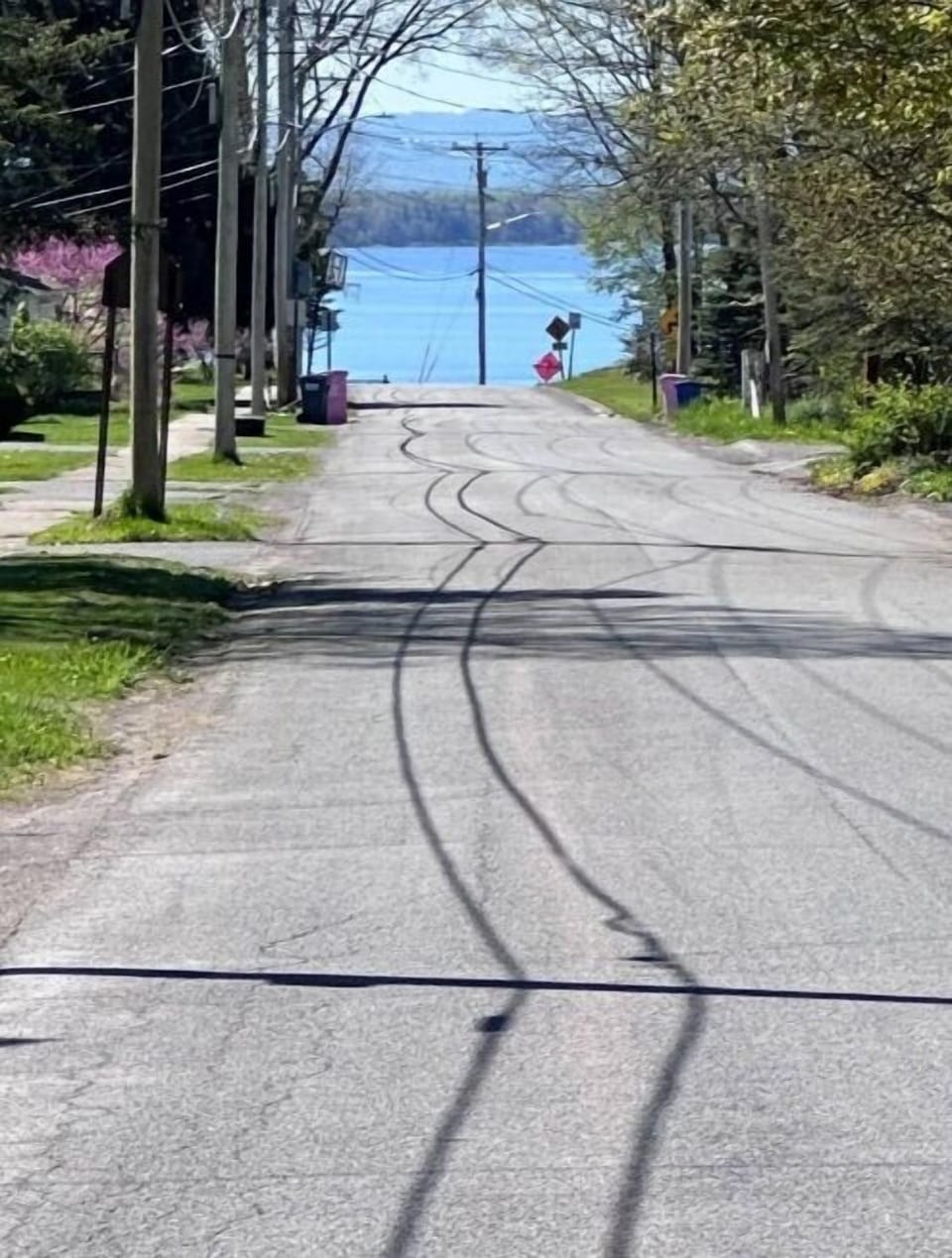 Beautiful Oneida Lake down street