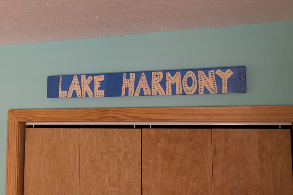 Charming details that celebrate your mountain getaway.