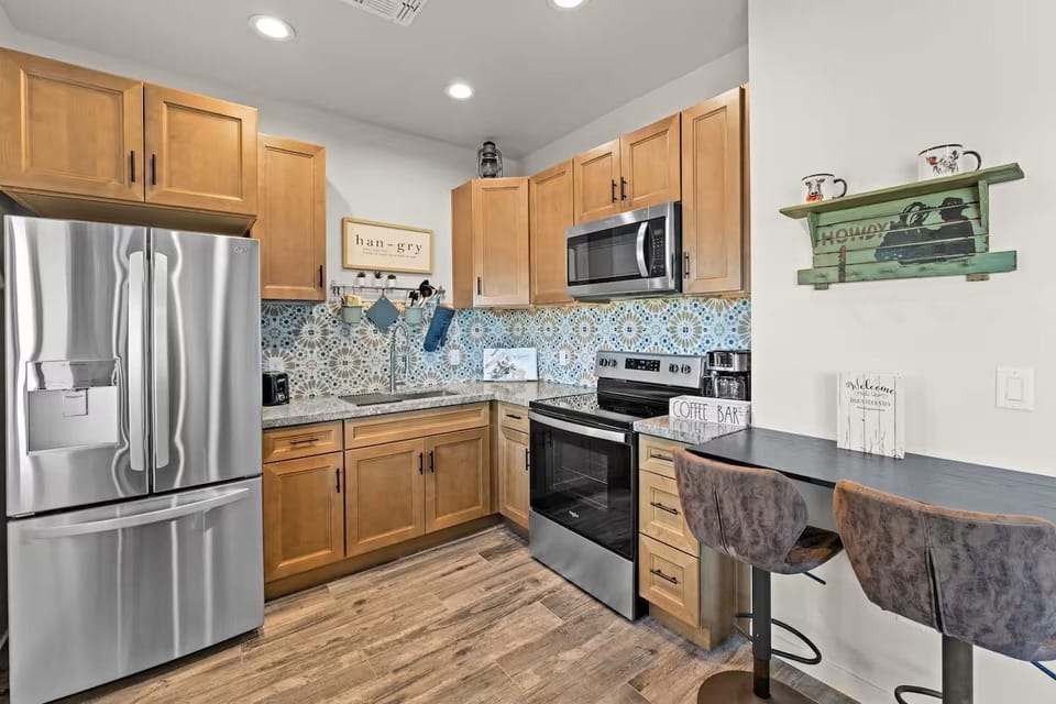 118-web-or-mls-casita kitchen