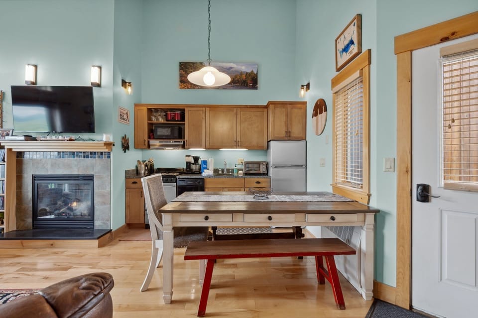 Dining Seating for 7