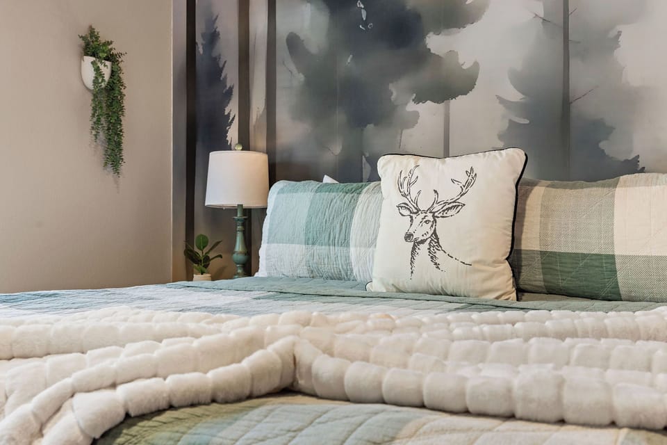 Sleep in total comfort on new luxury mattresses at Whitetail Lodge, a beautiful vacation rental home in Branson, MO. Thoughtfully designed for rest and relaxation after full days exploring Table Rock Lake, the Ozark Mountains and nearby Silver Dollar City.