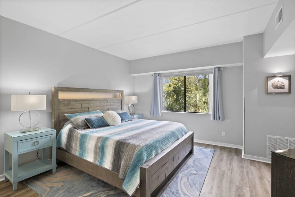 Dream Big – Tranquil Primary Suite with Island Vibes