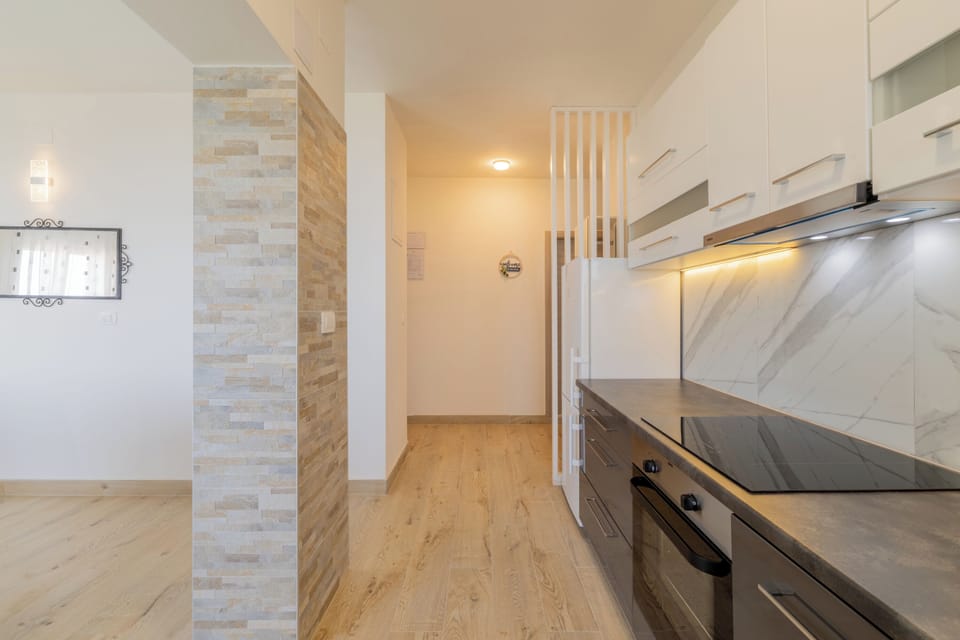 Kitchen and entrance hall