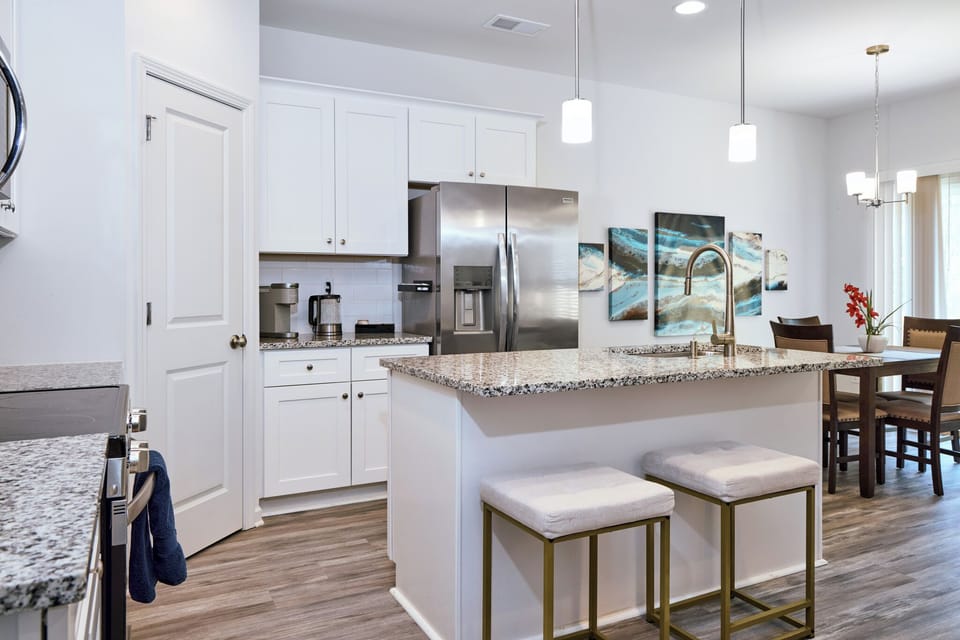 Kitchen & Island