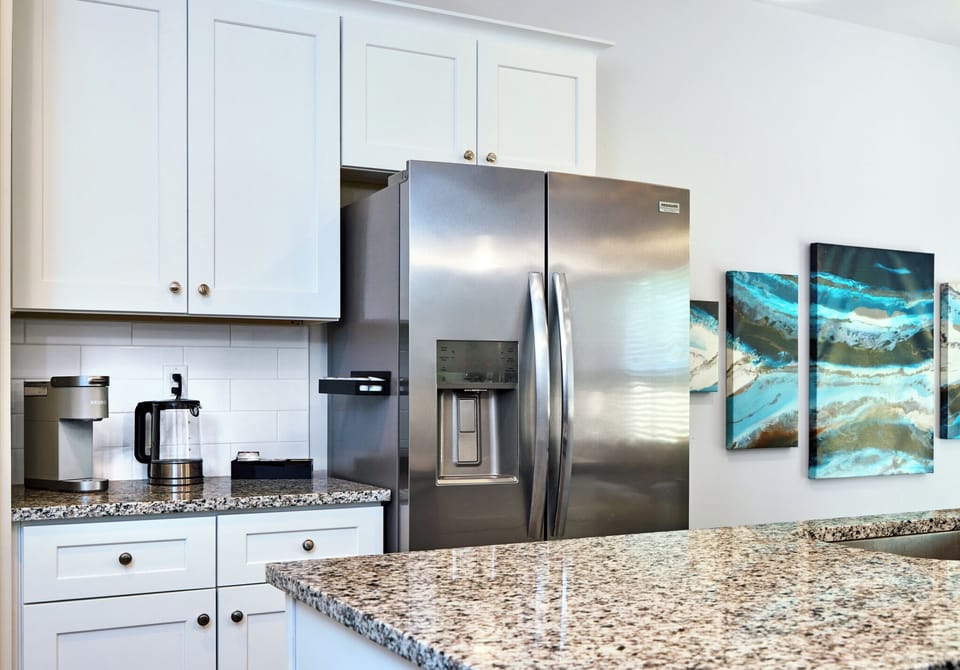 Kitchen with Coffee & Tea (with pods and t-bags)