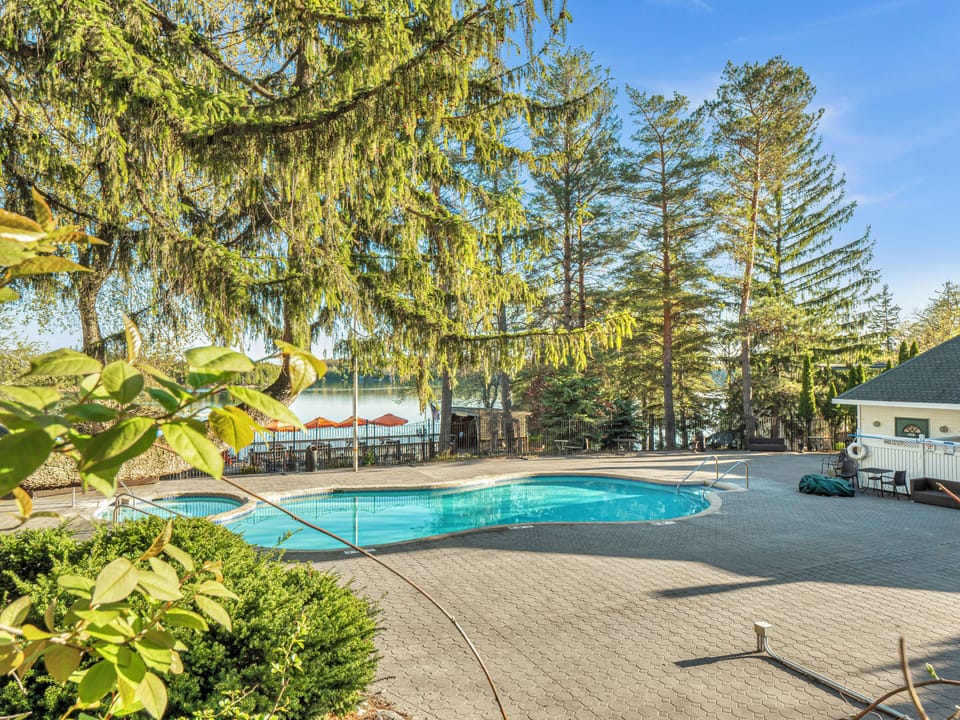 Exterior Outdoor Pool and Hot Tub