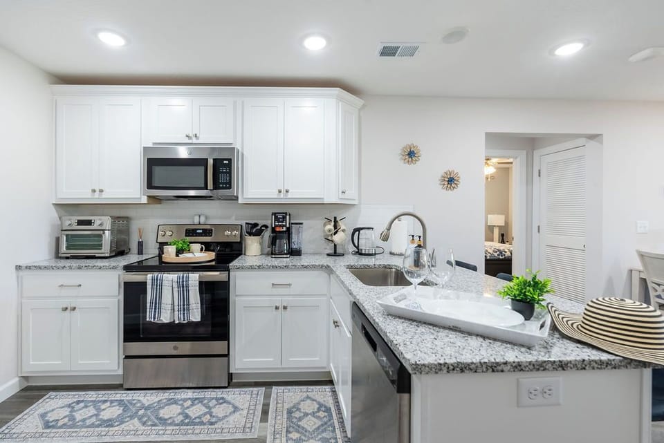 Prepare gourmet meals if you prefer in this fully stocked kitchen!