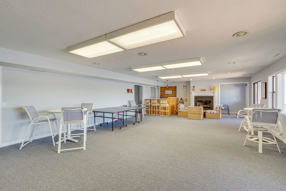 Breakwater Bay Club | Community Amenities