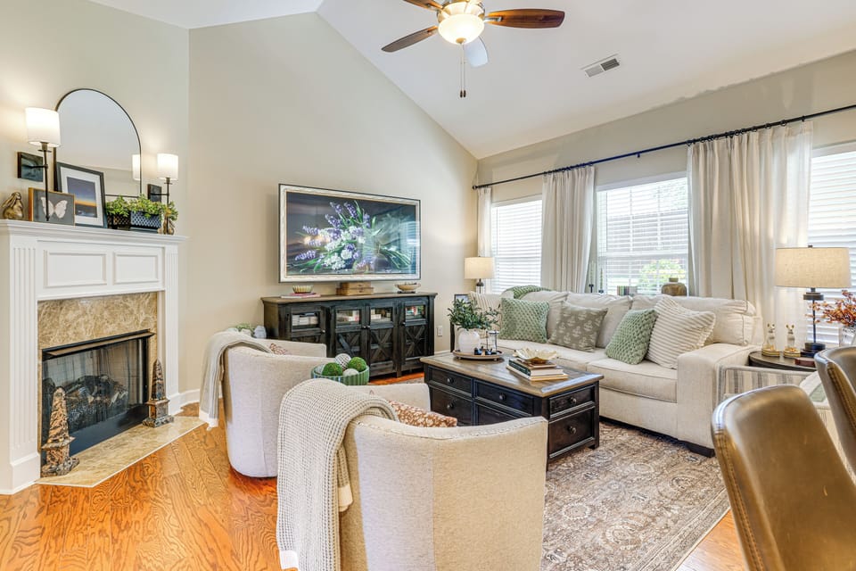 Cleveland Vacation Rental | 2BR | 2BA | 1,200 Sq Ft | Step to Enter