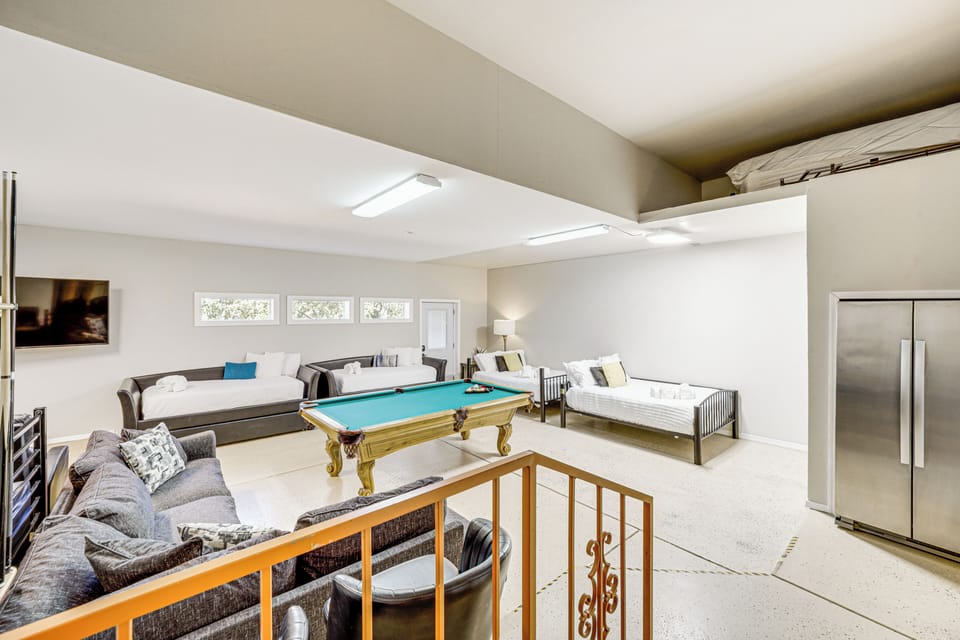 Game Room | 2 Full Beds | 2 Twin Daybeds w/ 2 Twin Trundles | Pool Table