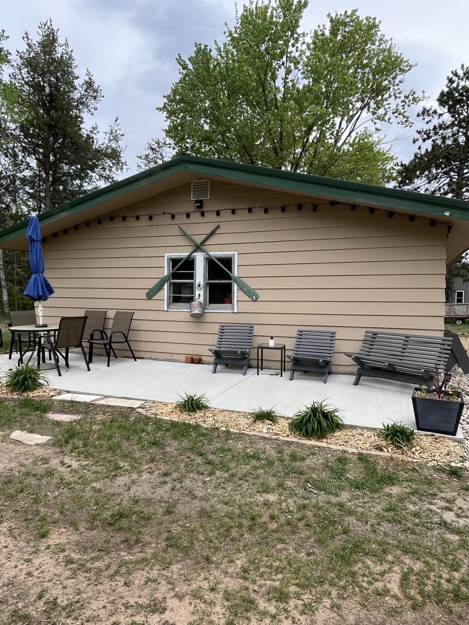 Shared patio, gas grill, fire pit, and outdoor games for your entertainment