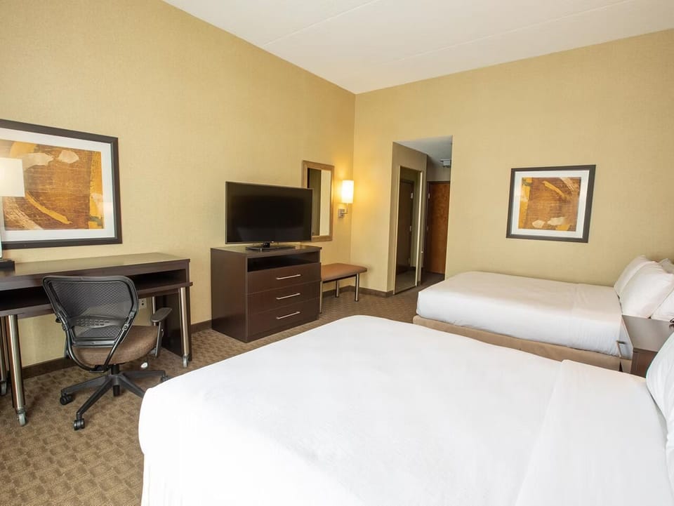Unit with 2 Queen size beds