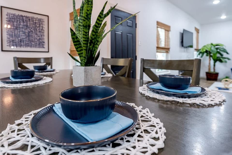 Dinnerware Provided
