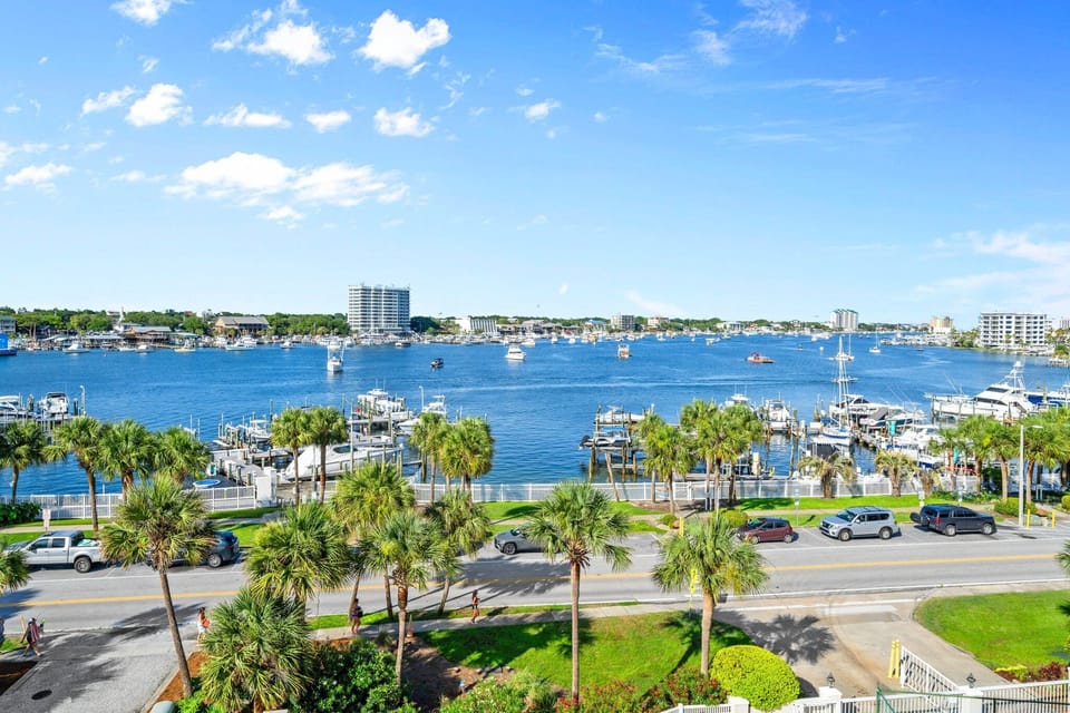 Incredible balcony view of Destin Harbor 