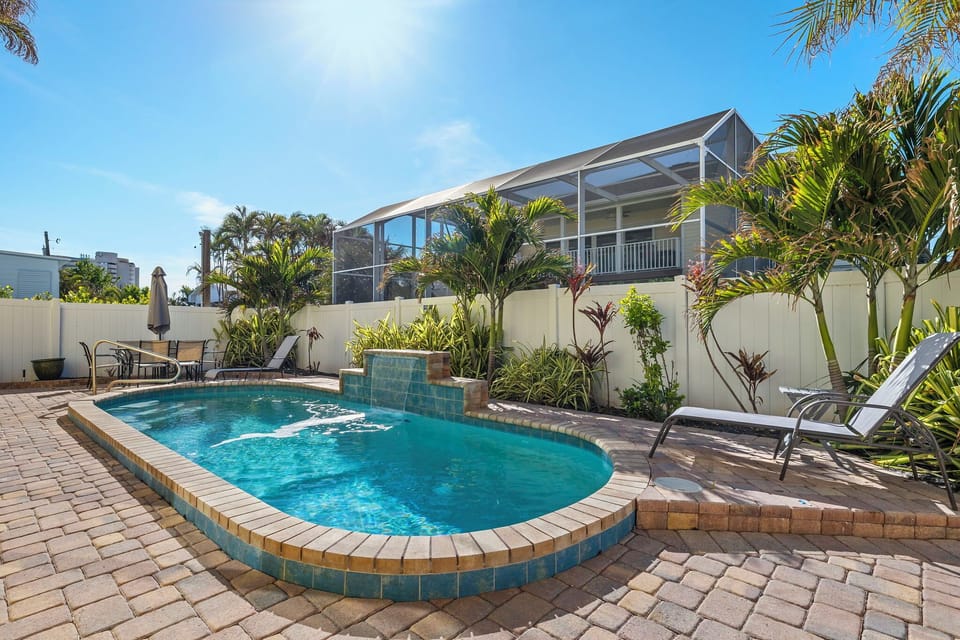 Welcome to 241 Oasis Pearl!