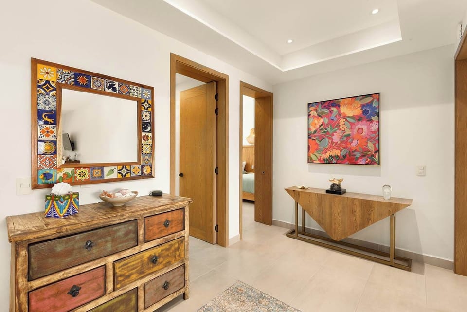 Vibrant Mexican Style & Beach Comfort – A Grand Welcome Awaits!