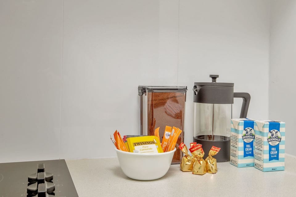 Tea, coffee and milk supplied