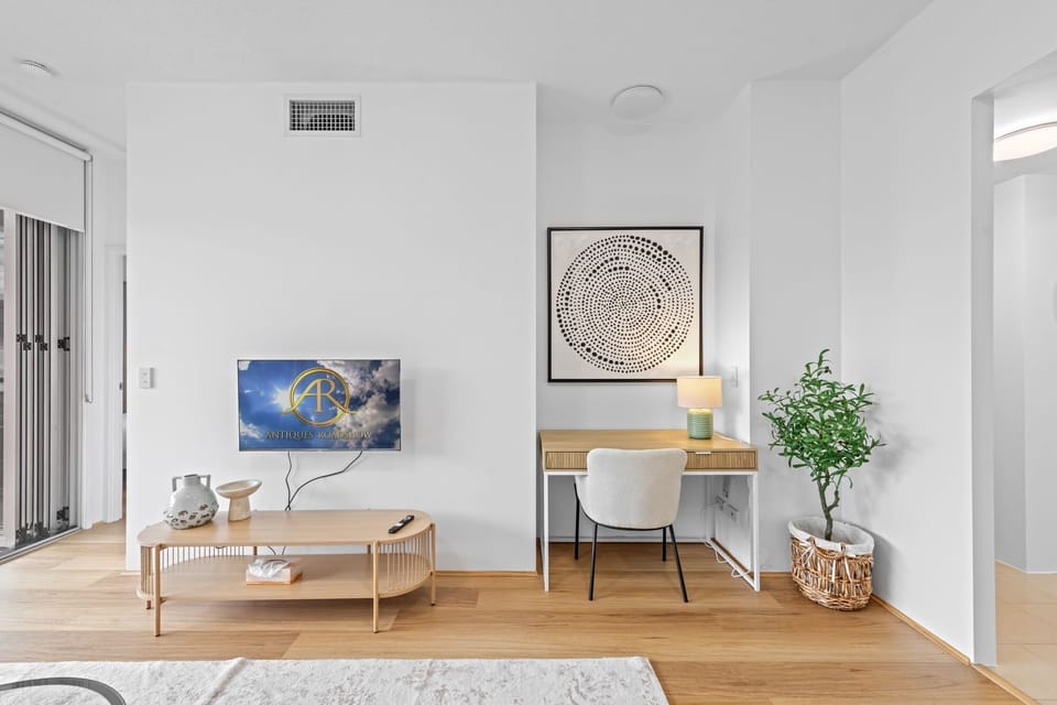 Living Area/Study Nook