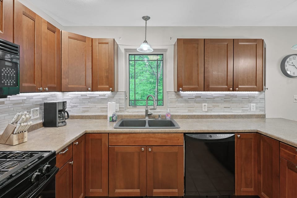 Spacious kitchen with everything you need