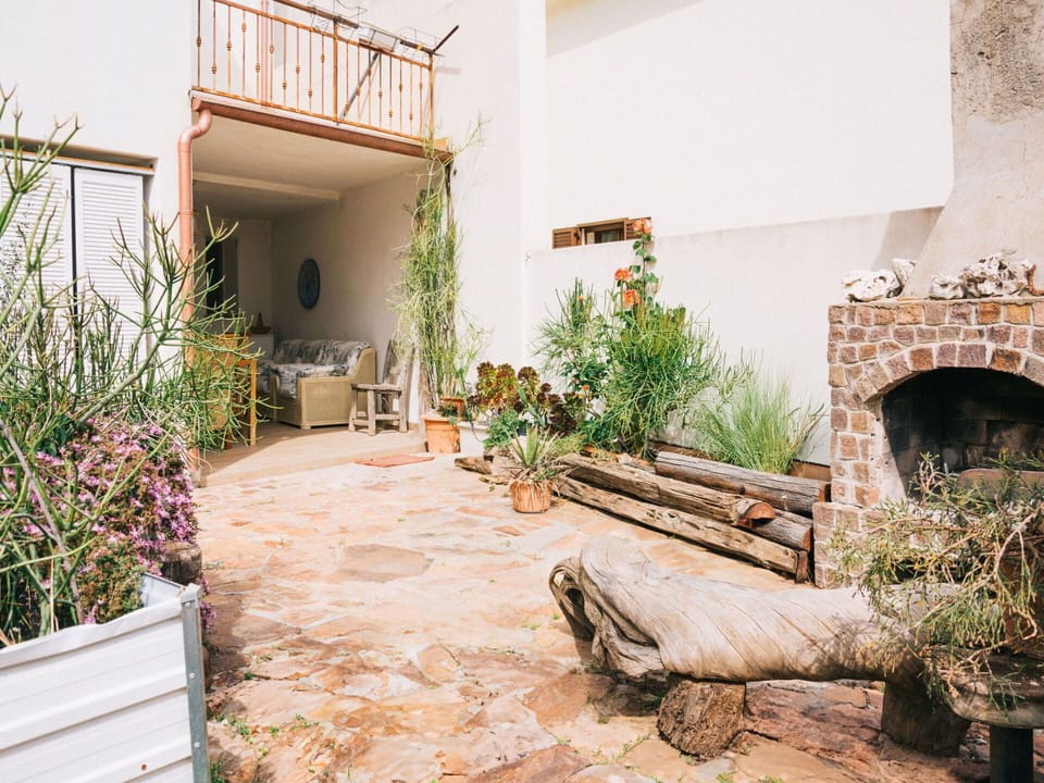 Furniture, Flowerpot, Houseplant, Chair, Garden, Canopy, Outdoor Structure, Shade, Outdoor Furniture, Patio