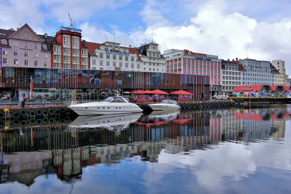 Fishmarket in Bergen - just 800m from the property.