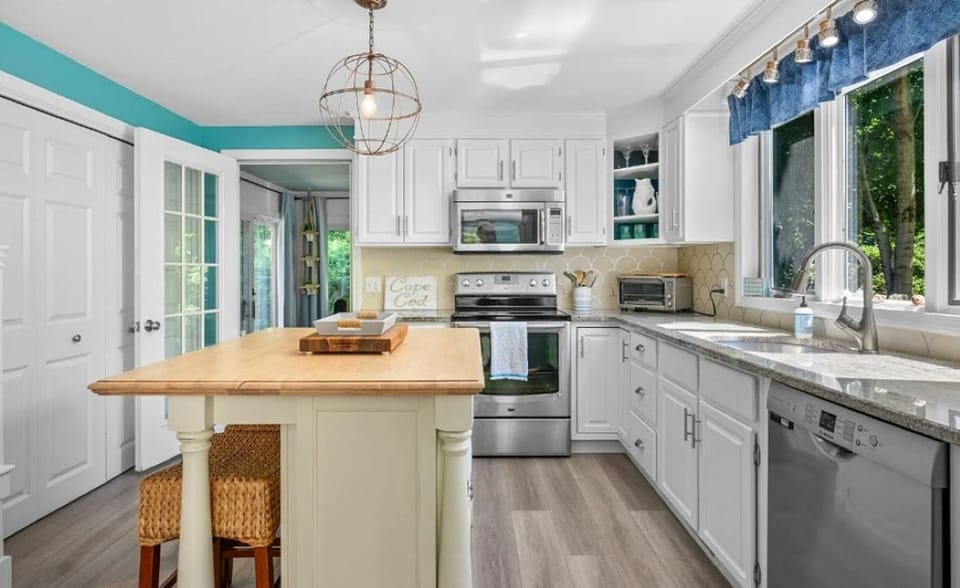 Fully stocked kitchen
