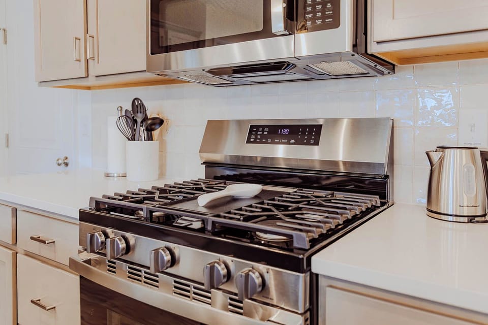 Gas stove and microwave 
