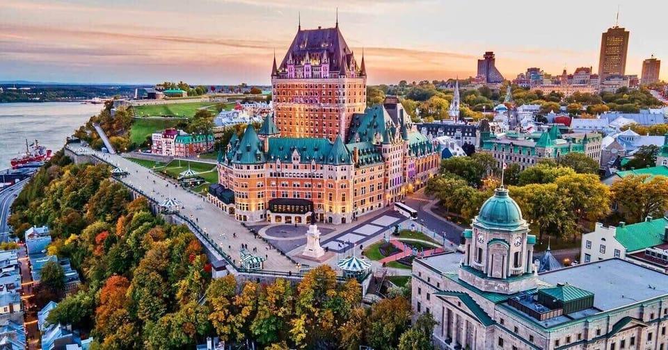 Le logement est situé à 14 minutes en voiture du magnifique Château Frontenac (4.3 Km)

Le Château Frontenac est un hôtel de luxe historique situé à Québec. Il est situé dans le quartier du Vieux-Québec surplombant le fleuve Saint-Laurent.